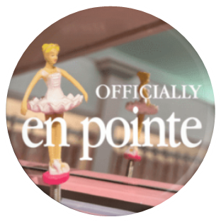 Button - Officially En Pointe (Ballerina)